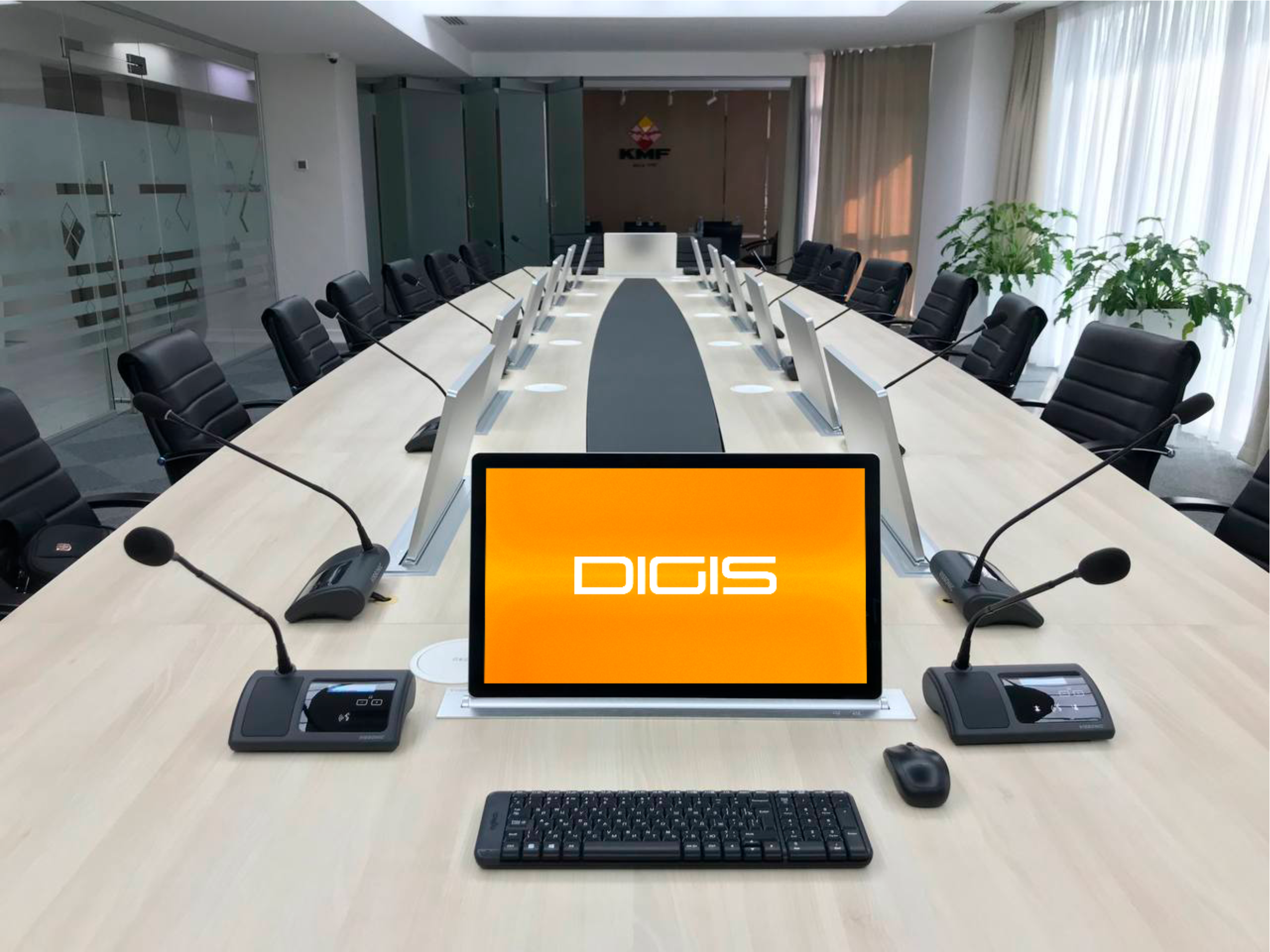 Оснащение конференц-зала для руководства - МФО «KMF»